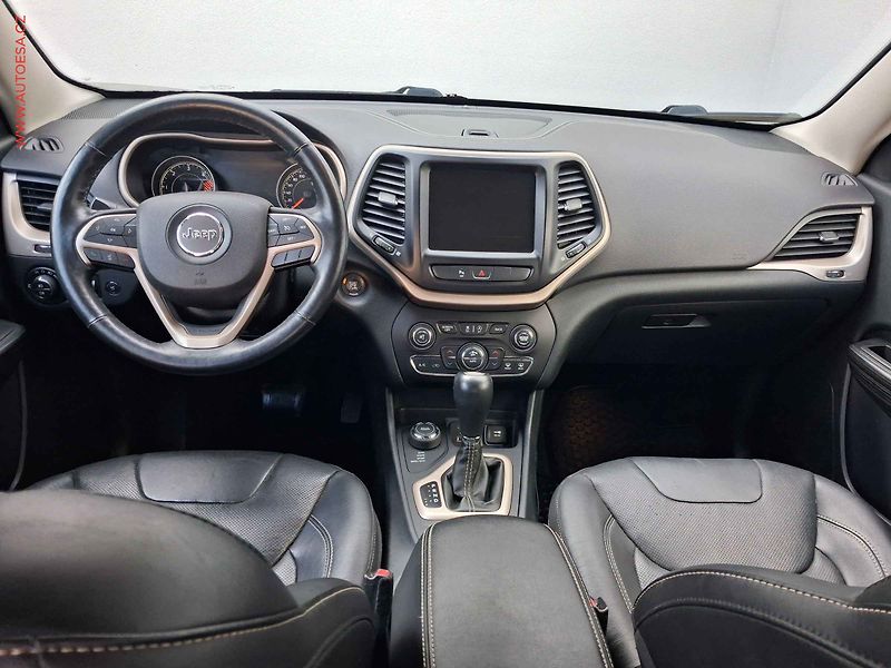 Jeep Cherokee (2015) 2.0 MJT 4x4, Limited, AT, - fotka 8 z 20