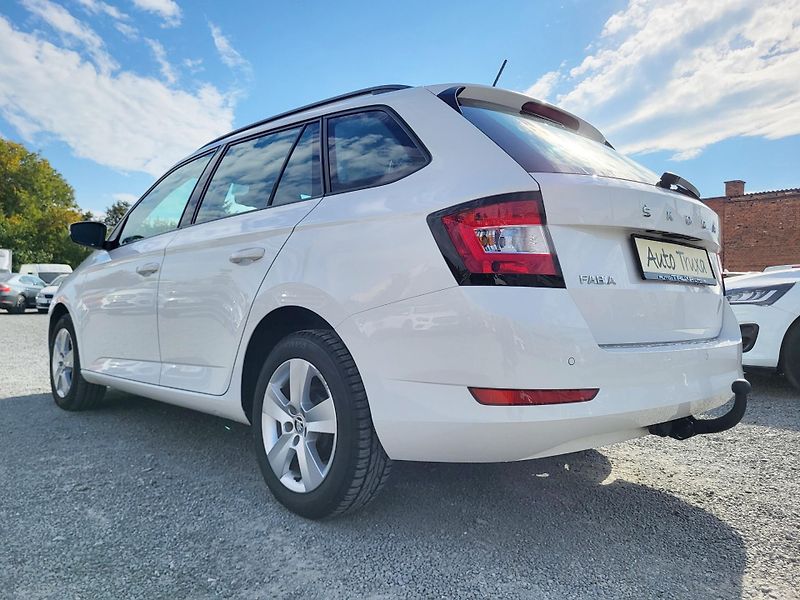 Škoda Fabia 1.0 TSI AMBITION Combi TOUR - fotka 37 z 46