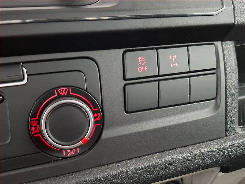 Volkswagen Transporter (2018) 2.0 TDI 4MOTION, Valník, ČR - fotka 12 z 15