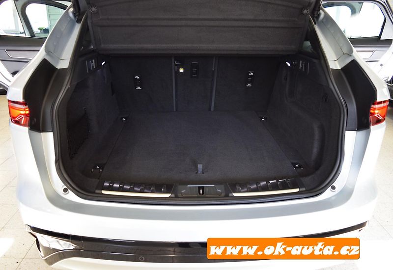 Jaguar F-Pace 2.0 D AWD S 83 000 KM 2021 - fotka 19 z 65