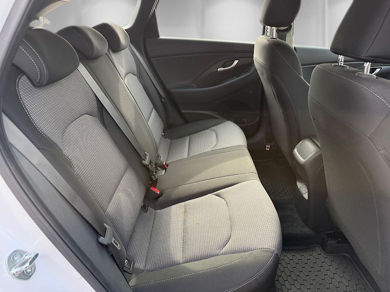 Hyundai i30 (2024) 1,0 T-GDi 74 kW SMART - fotka 20 z 23