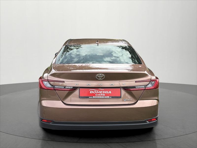 Toyota Camry 2,5 - fotka 35 z 36