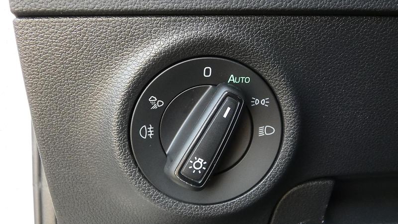 Škoda Karoq 1,5 TSI Sportline - fotka 10 z 23