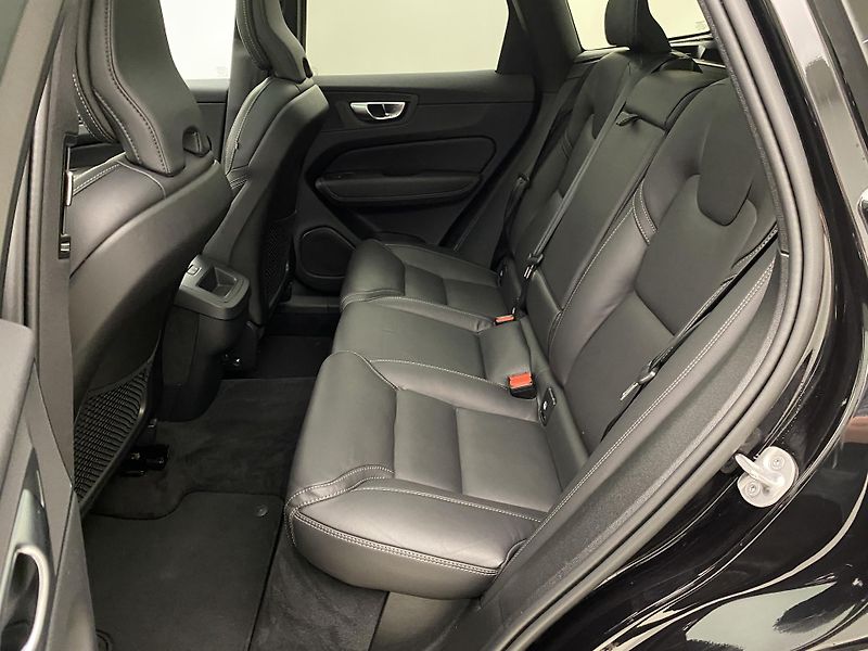 Volvo XC60 B4 AWD DARK PLUS AUT  - fotka 5 z 56