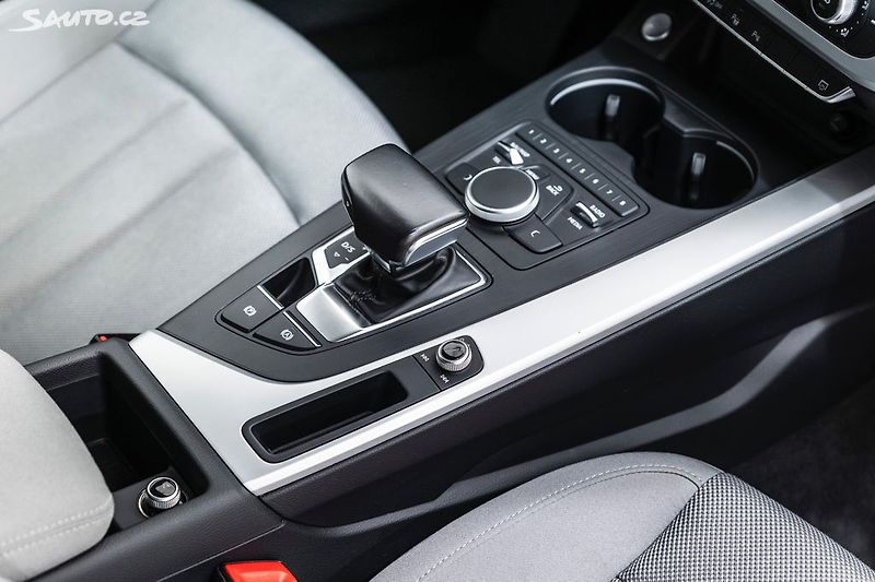 Audi A4 2.0 TDI quattro*Servis - fotka 14 z 43