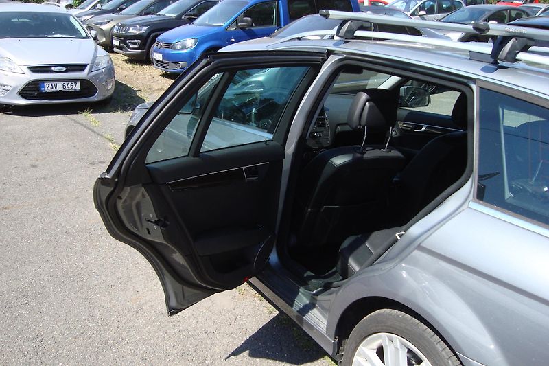 Mercedes-Benz Třídy C (2008) 220CDi,AUT,ČR,Servisní kniha - fotka 27 z 65