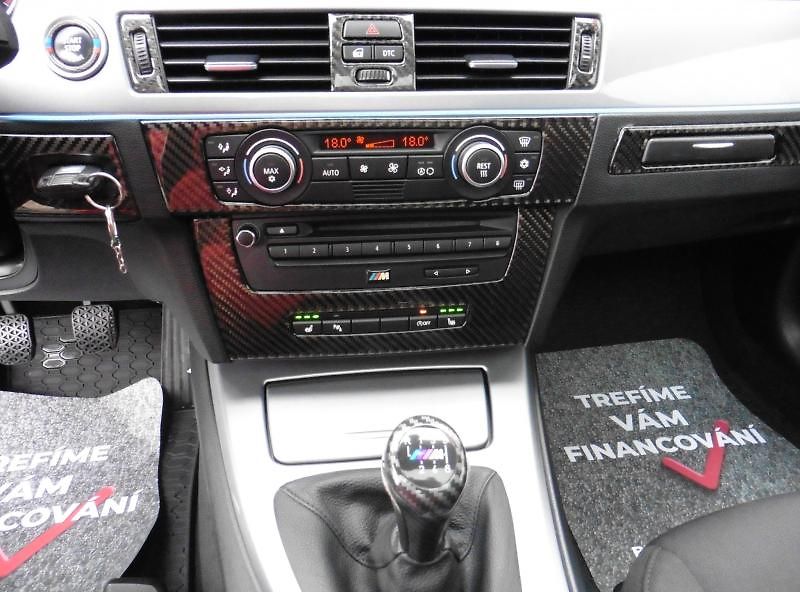 BMW Řada 3 320i Touring, Navi - fotka 11 z 15
