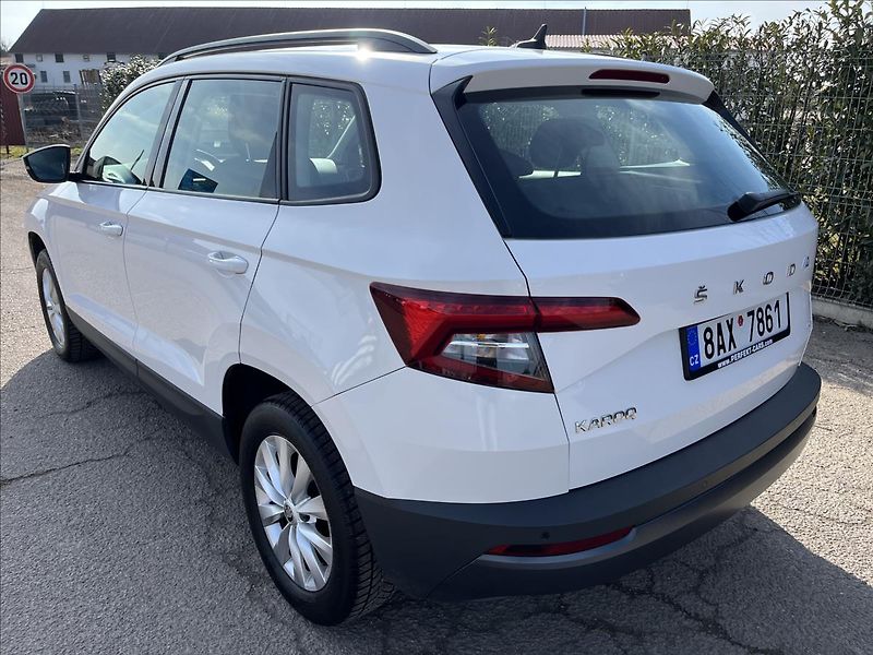 Škoda Karoq 2,0 TDi 110 4x4 DSG TAŽNÉ -DPH - fotka 8 z 47