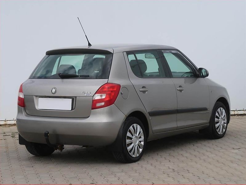 Škoda Fabia (2008) Ambiente 1.2 12V - fotka 5 z 13