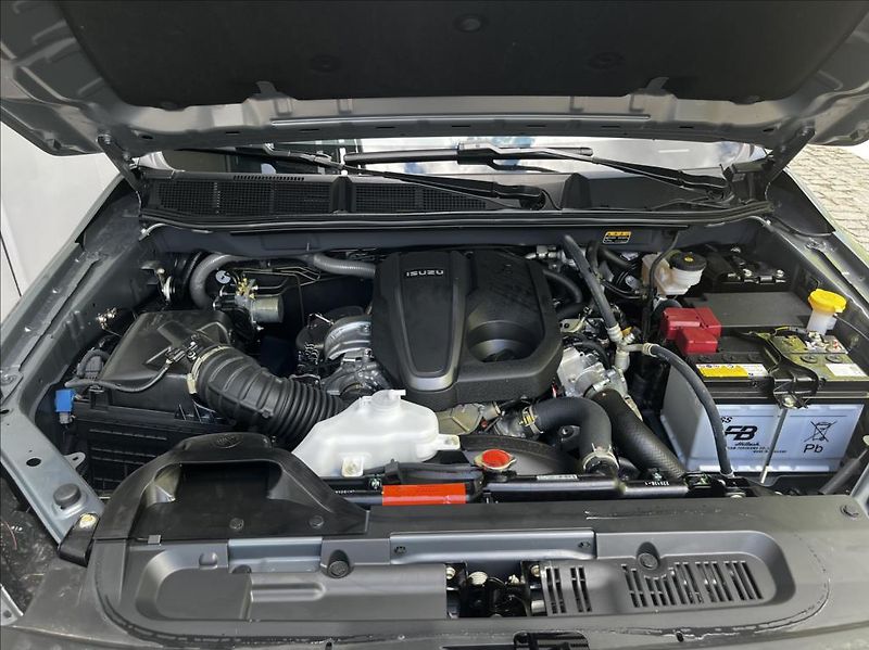 Isuzu D-Max 2,2 Double Cab  8A/T LSE MY26 - fotka 34 z 39
