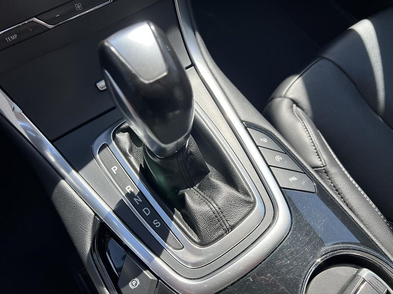Ford S-MAX 2.0 TDCi 132kw Panorama tažné  - fotka 18 z 24