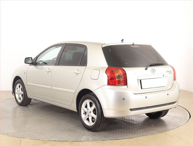 Toyota Corolla (2005) 1.4 D-4D, Automat, po STK - fotka 4 z 17
