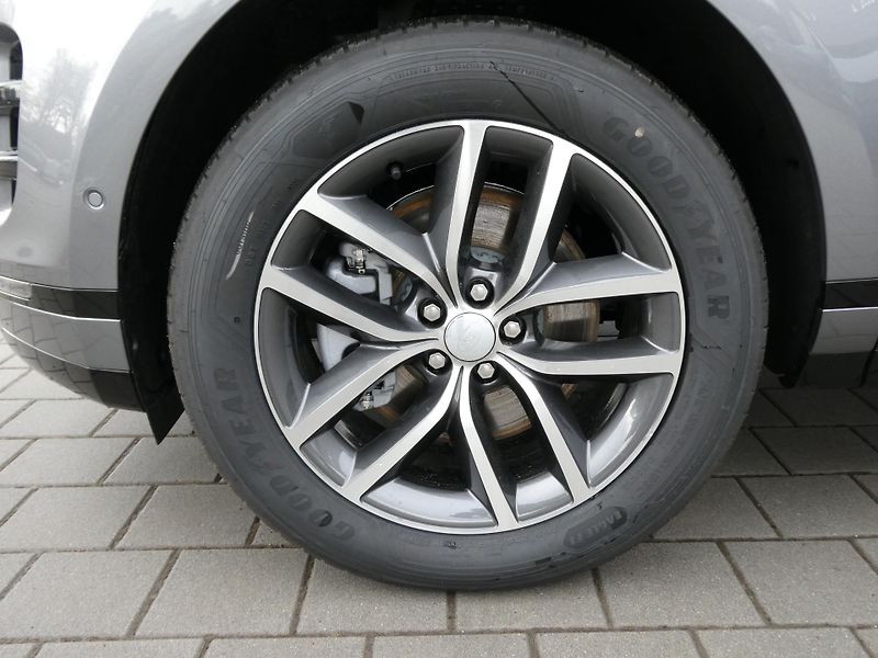 Land Rover Range Rover Evoque 2,0 Dynamic SE D165 aut.4x4 - fotka 2 z 39