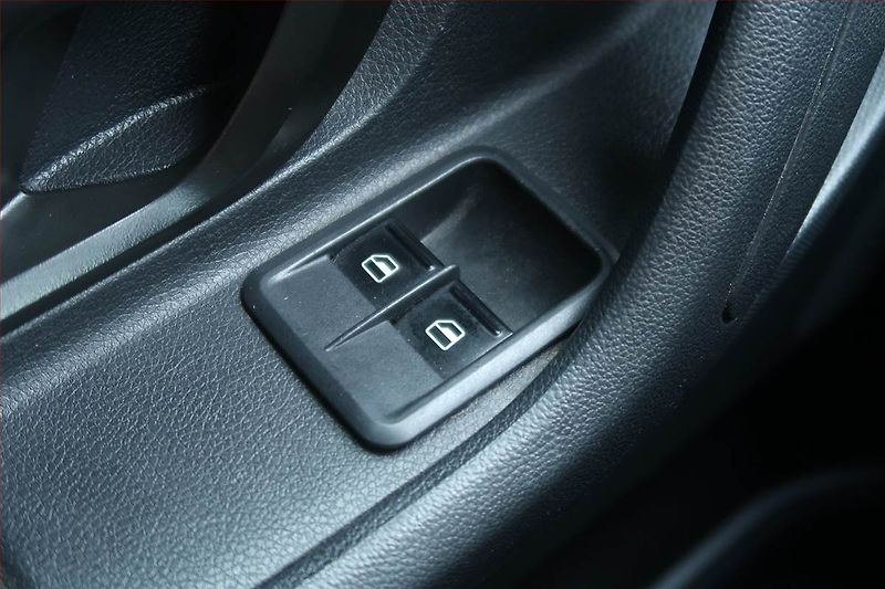 Škoda Fabia (2011) 1.2 TSI, Serv.kniha - fotka 13 z 16