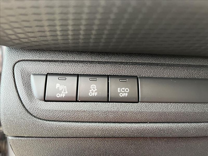 Peugeot 2008 1,2 PureTech 81KW 1.MAJITEL ČR - fotka 25 z 40