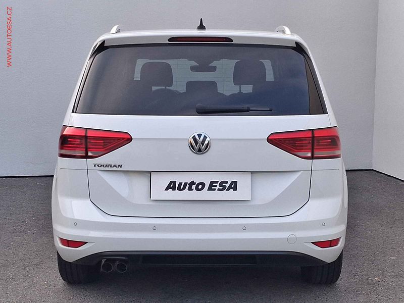 Volkswagen Touran (2019) 2.0 TDi, 2.maj,ČR, DSG, LED - fotka 5 z 16