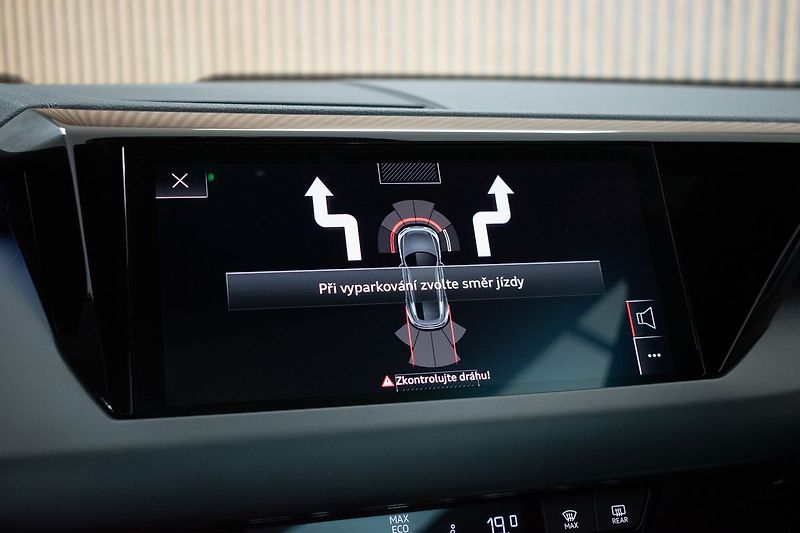 Audi e-tron 93kWh QUATTRO*B&O*AIR*ACC*DPH* - fotka 29 z 50