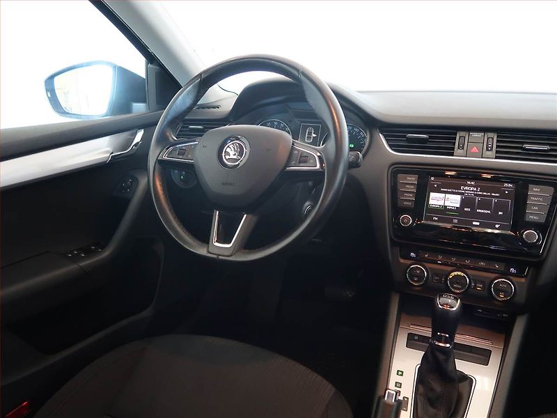 Škoda Octavia (2016) 1.6 TDI, Automat, Navi - fotka 7 z 14