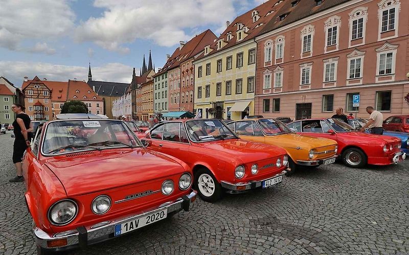 Setkání majitelů vozů Škoda 110R v Chebu.