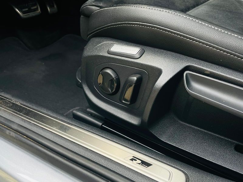 Volkswagen Arteon 2.0TDI 4x4 AUT FULL VÝBAVA ČR - fotka 47 z 59