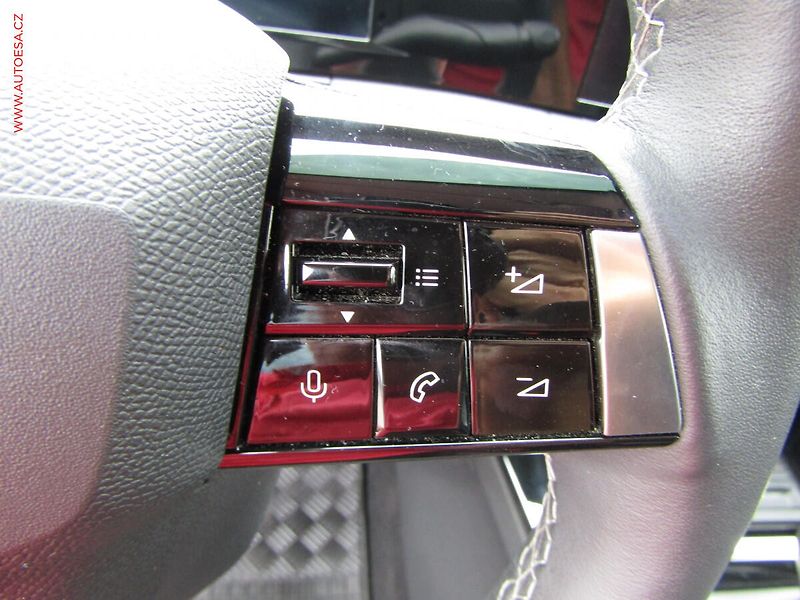 Opel Astra (2024) 1.2 T, ČR, AC, tempo, kamera - fotka 14 z 21
