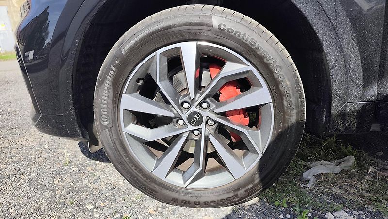 Audi Q5 (2023) Sportback S-line, B&O, Quattro - fotka 37 z 47