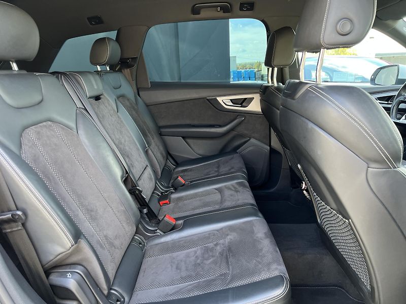 Audi Q7 3.0TDi QUATTRO S-LINE ČR DPH - fotka 32 z 43