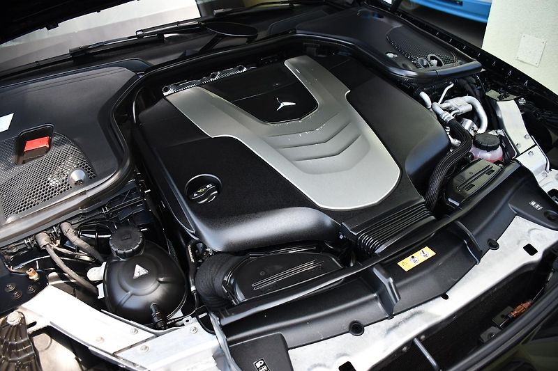 Mercedes-Benz Třídy E 350D AMG K360° HEAD-UP - fotka 49 z 51