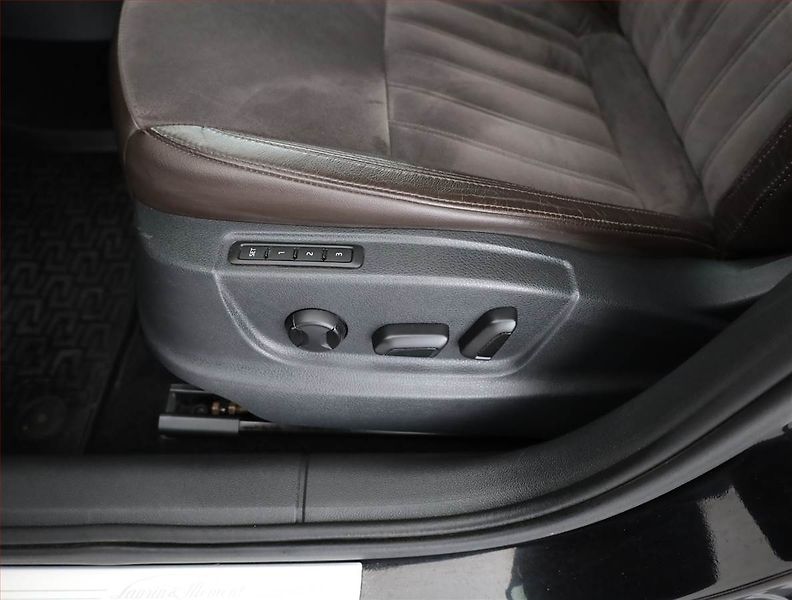 Škoda Octavia (2017) Laurin&Klement 2.0 TDI, 4X4 - fotka 18 z 20