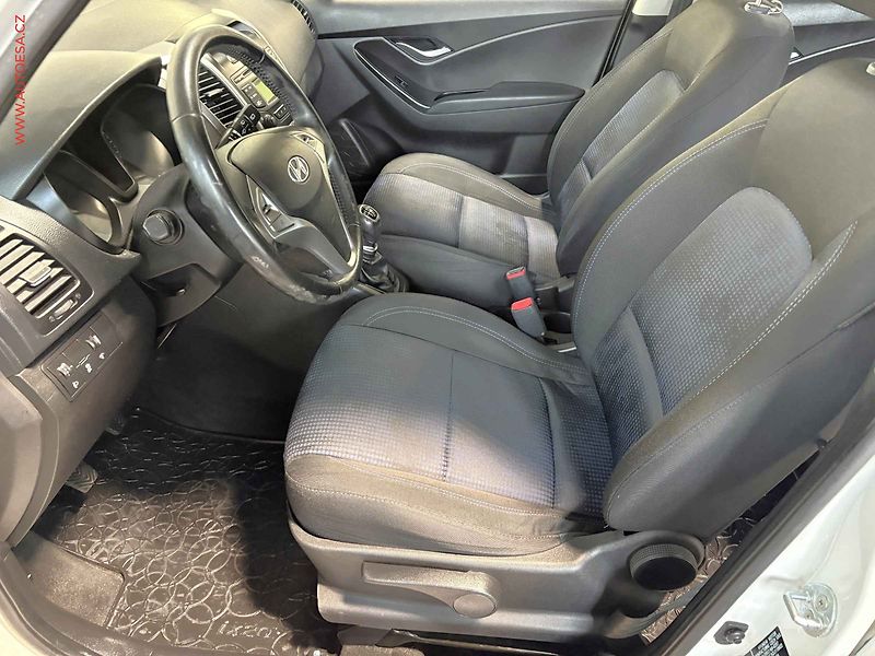 Hyundai ix20 (2013) 1.4 VVTi, 1.maj,ČR, AC, TZ - fotka 9 z 14