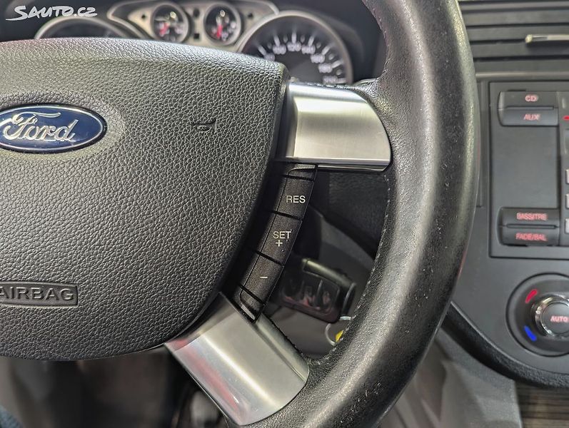 Ford C-MAX 1.8 TDCi 85kW GHIA, PDC, TEMP - fotka 18 z 20