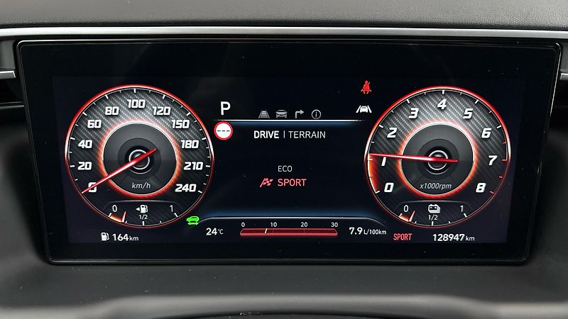Hyundai Tucson 1.6 T-GDI Hybrid AUT 4x4 Style - fotka 32 z 32