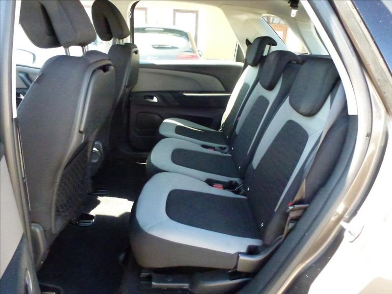 Citroën C4 Picasso 1,2 PureTech 130 6MAN Turbo  S - fotka 18 z 46