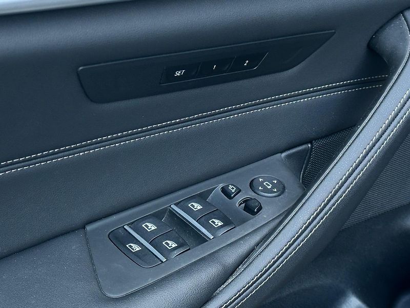 BMW Řada 5 540D xDrive M-Sport, SoftClose - fotka 8 z 19