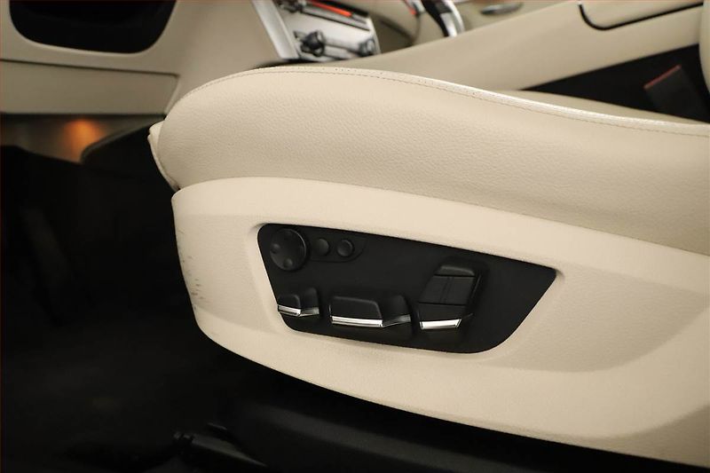 BMW Řada 5 (2011) 530d xDrive GT, 4X4, Automat - fotka 16 z 18