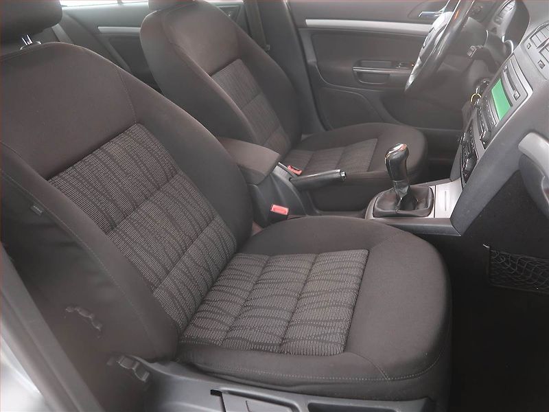 Škoda Octavia (2012) 1.6 TDI, nová STK, v provozu - fotka 9 z 17