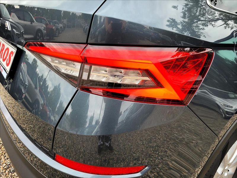 Škoda Kodiaq 1,5 TSI,DSG,7míst,navi,výhřev - fotka 46 z 50