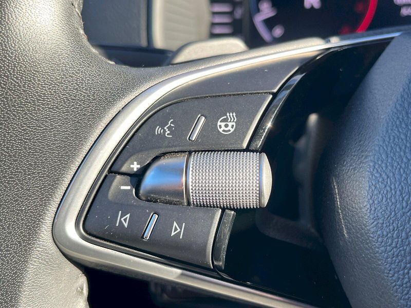 Škoda Karoq (2025) Top Selection 1,5TSI 110kW 7.s - fotka 28 z 33