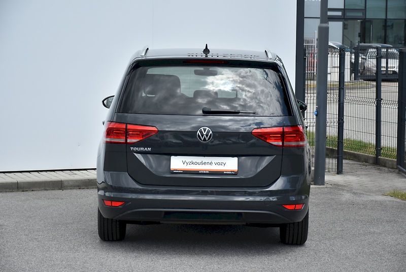 Volkswagen Touran (2022) Comfortline 1.5 TSI 110kW DSG - fotka 10 z 32