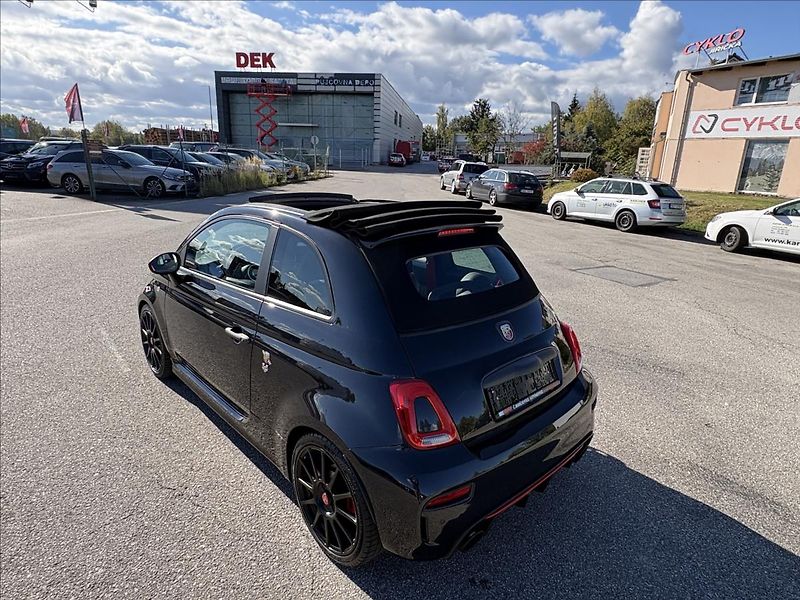 Abarth 595C 1,4 ESSEESSE 132 kW,Xenon,Navi - fotka 29 z 42