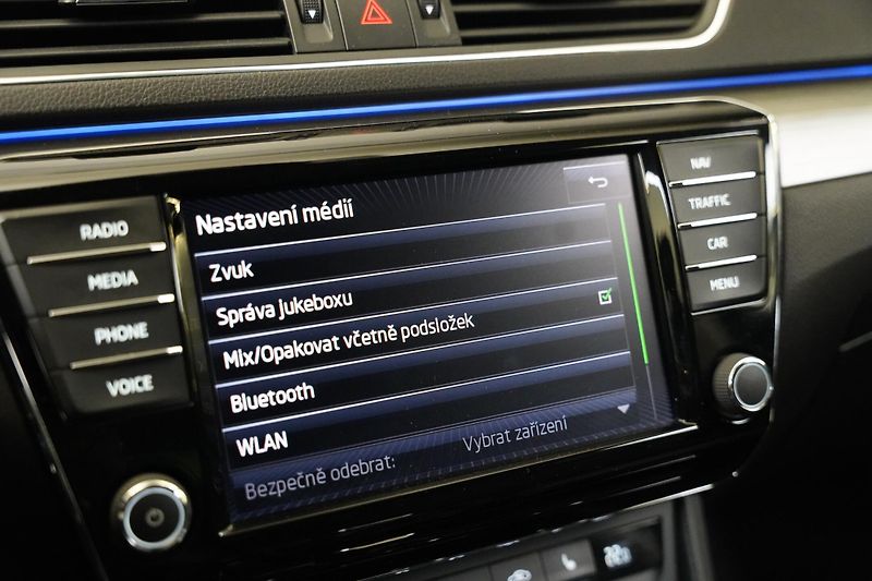Škoda Superb - fotka 24 z 30