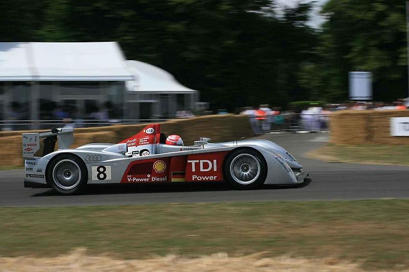Závod v roce 2006 znamenal první vítězství v Le Mans pro sportovní vůz s naftovým motorem , kterým bylo Audi R10 TDI.