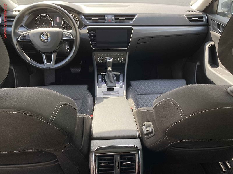 Škoda Superb (2018) 2.0 TDi, Style, DSG, bixen - fotka 8 z 17