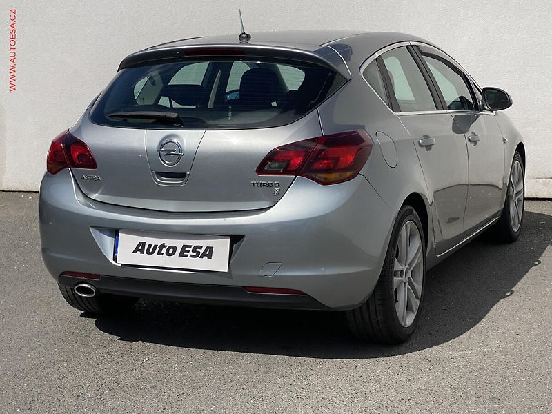 Opel Astra (2010) 1.6 T, ČR, AC - fotka 4 z 16