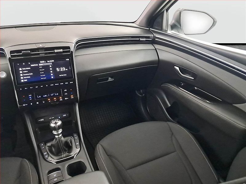 Hyundai Tucson (2023) 1.6 T-GDI - fotka 8 z 19