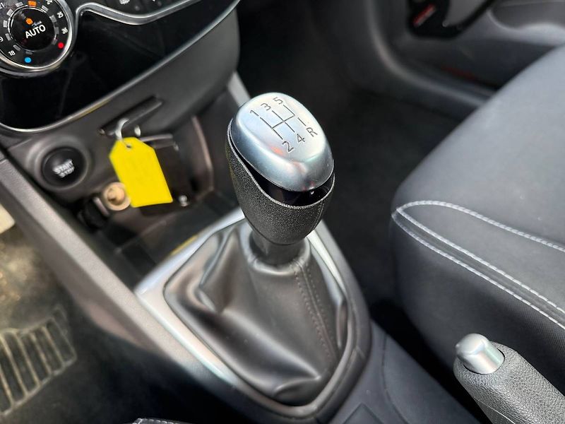 Renault Clio (2018) 1.2 SCe 54 kW Limited - fotka 15 z 21