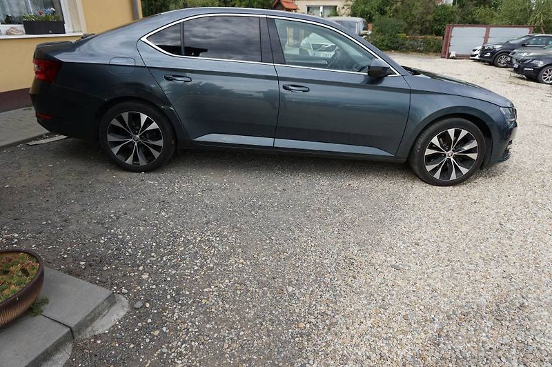 Škoda Superb (2020) 2.0 NOVÉ  V ČR - fotka 29 z 30
