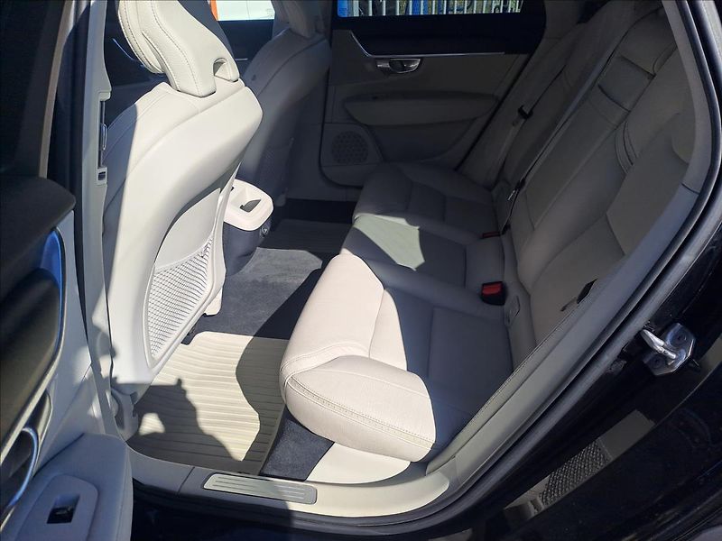 Volvo V90 T5 CC AWD CZ,1.MAJITEL,DPH - fotka 7 z 19