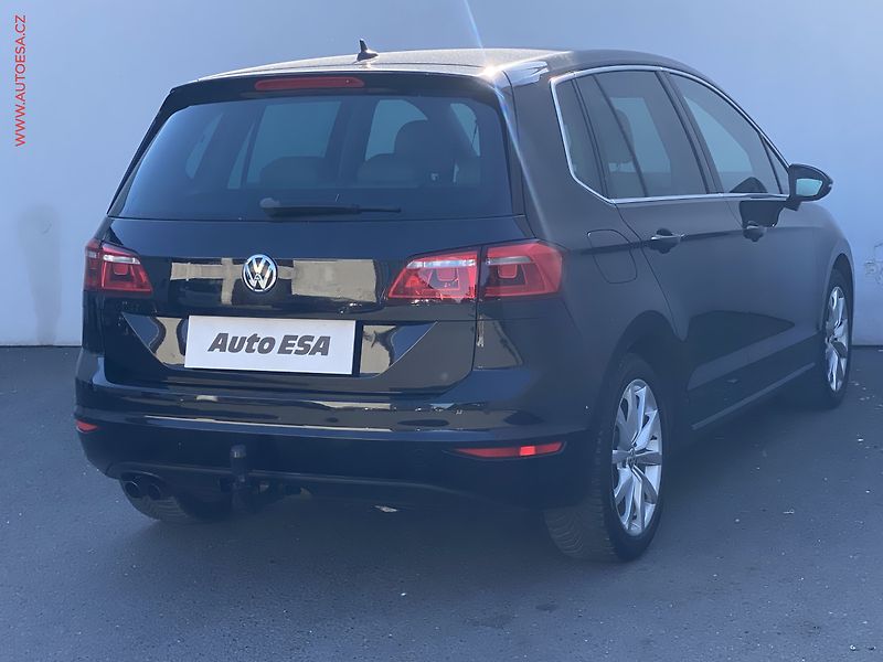 Volkswagen Golf Sportsvan (2014) 2.0 TDi, Highline, TZ, bixen - fotka 4 z 19