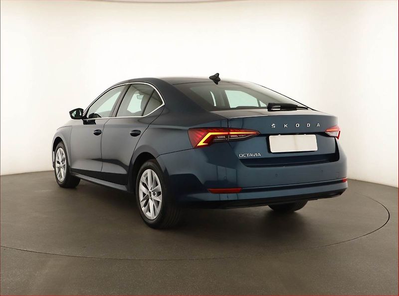Škoda Octavia (2023) Style 2.0 TDI, ČR,1.maj - fotka 4 z 14